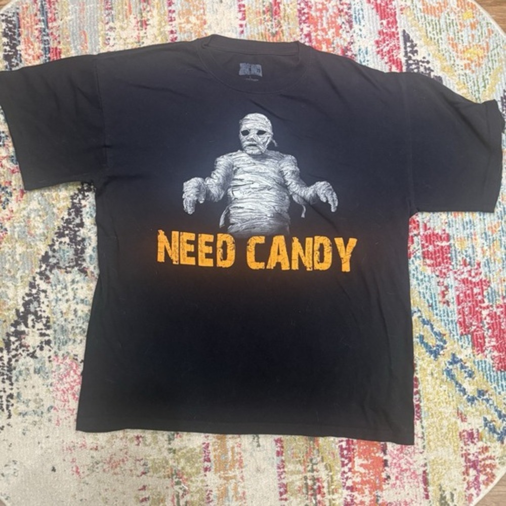 Need Candy T-shirt Halloween Mummy Trick-or-Treat Spooky Graphic Black T-shirt M